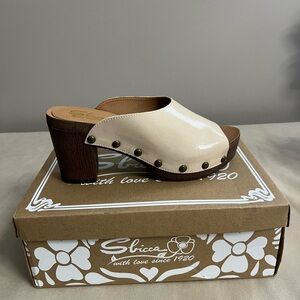🌸 Sbicca “Montrose” Cream Block Heel Clogs – NWT 🌸 Size 9